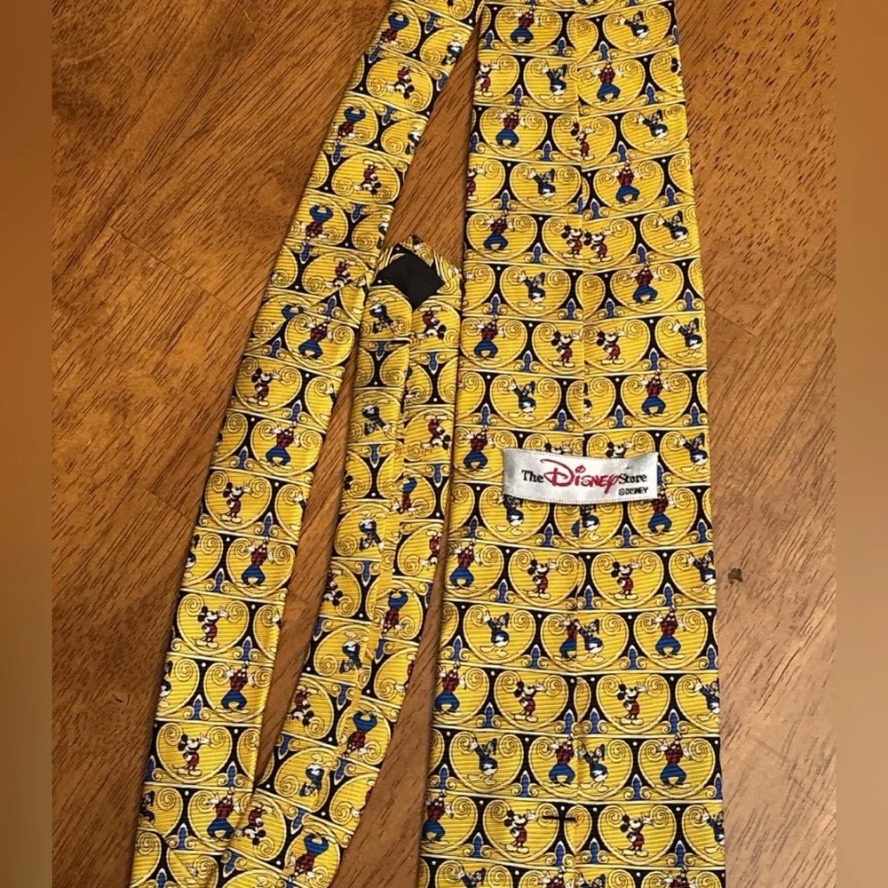 NWT The Disney Store Character Tie Yellow with Mickey Goofy & DonaldDuck Vintage